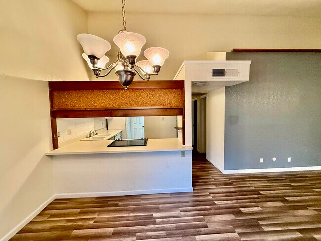 Photo - 8633 Datapoint Dr Unidad 226