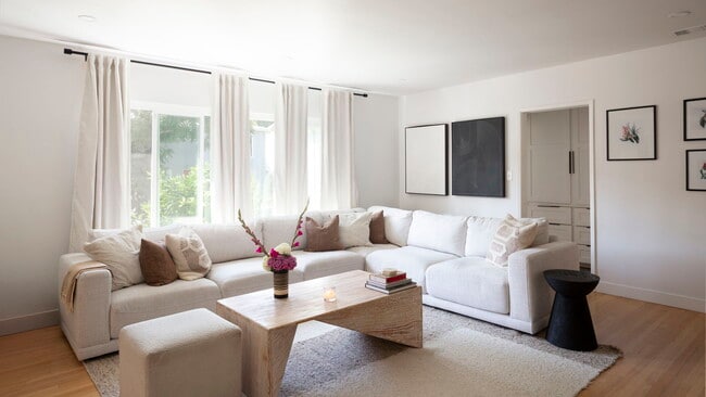 Photo - 4049 Fairway Blvd