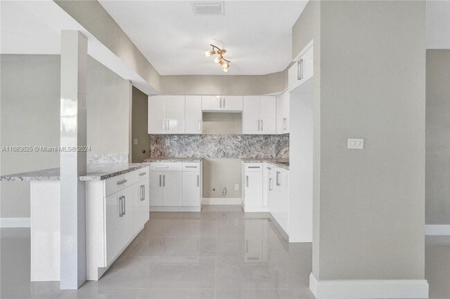 Photo - 6701 Custer St