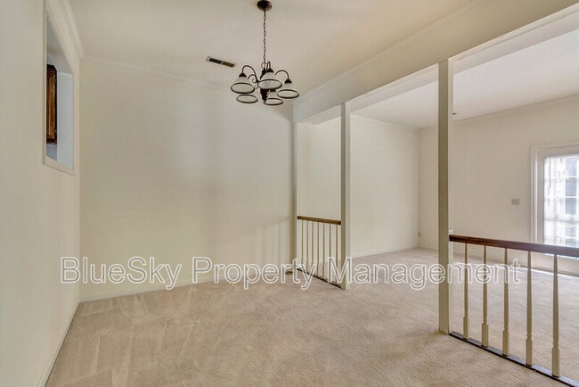 Photo - 1012 Huntwood Ln