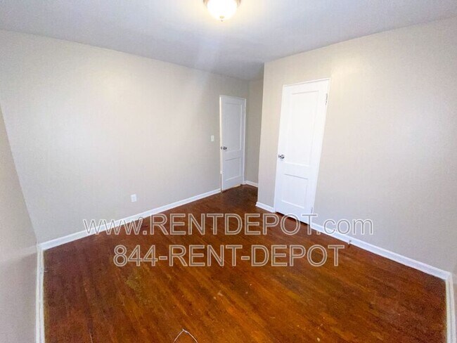 Photo - 1540 SE Riverside Dr