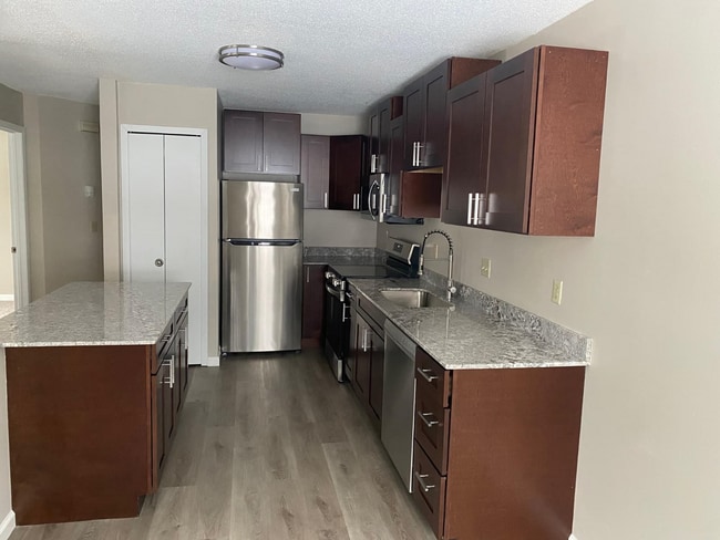 Imagen de WhatsApp 2025-12-02 a las 12.54.02 AM (3).jpeg - Court Place Townhomes