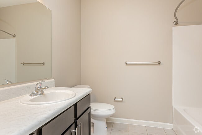 2BR, 2BA - 1,085SF