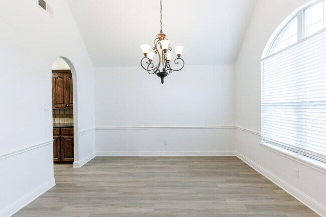 Photo - Gorgeous 4 bed 2.5 bath!