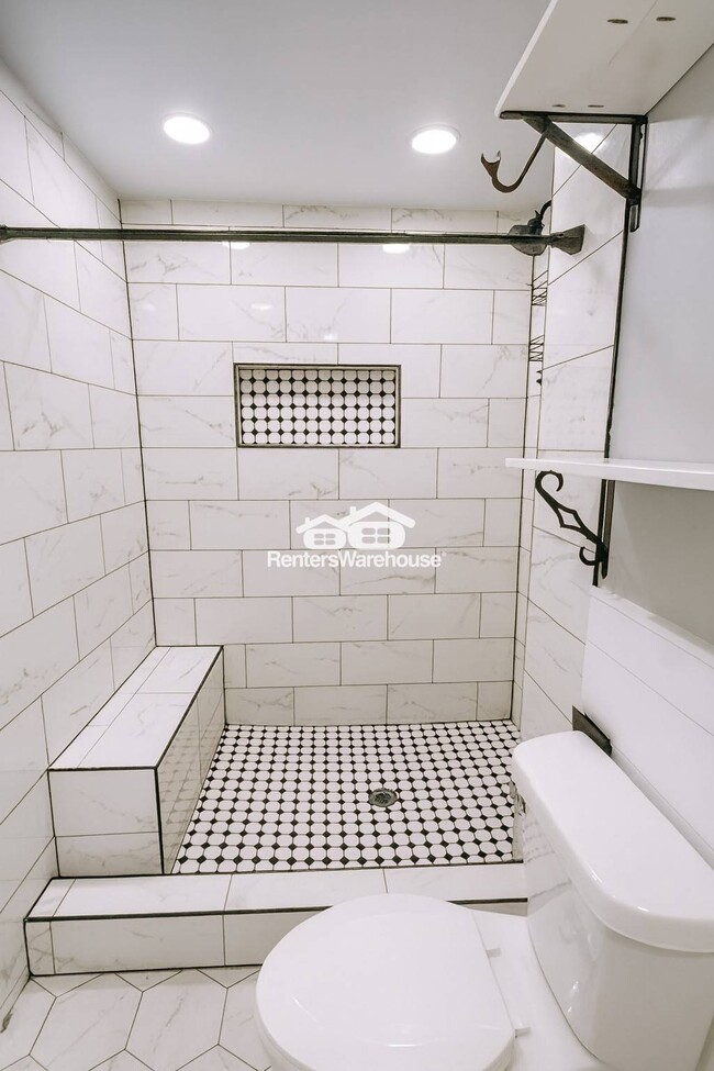 Photo - 803 Huron Blvd SE