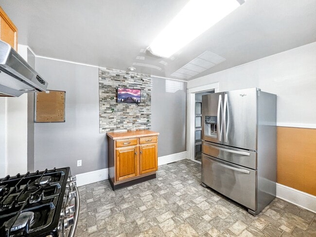 Photo - Cozy 3BR/1BA - Pet Friendly Up To 2 Pets Under 35#