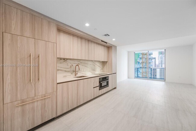 Building Photo - 77 SE 5th St Unit 2603