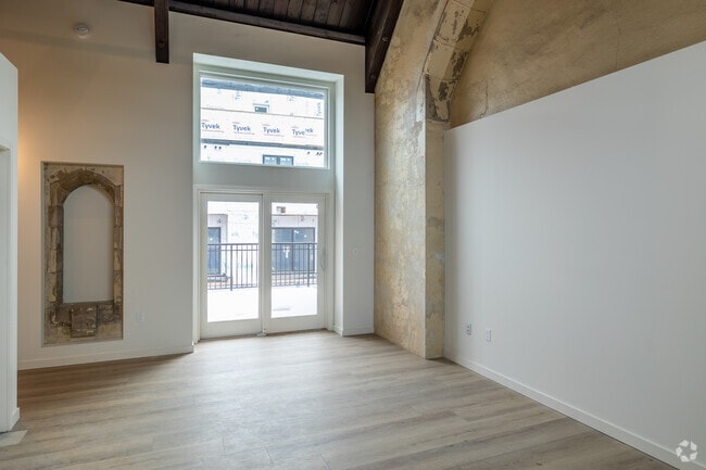 1BR, 1BA - 804SF - Dining Room