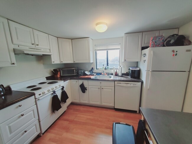 Building Photo - 22 Cove Rd Unit 5