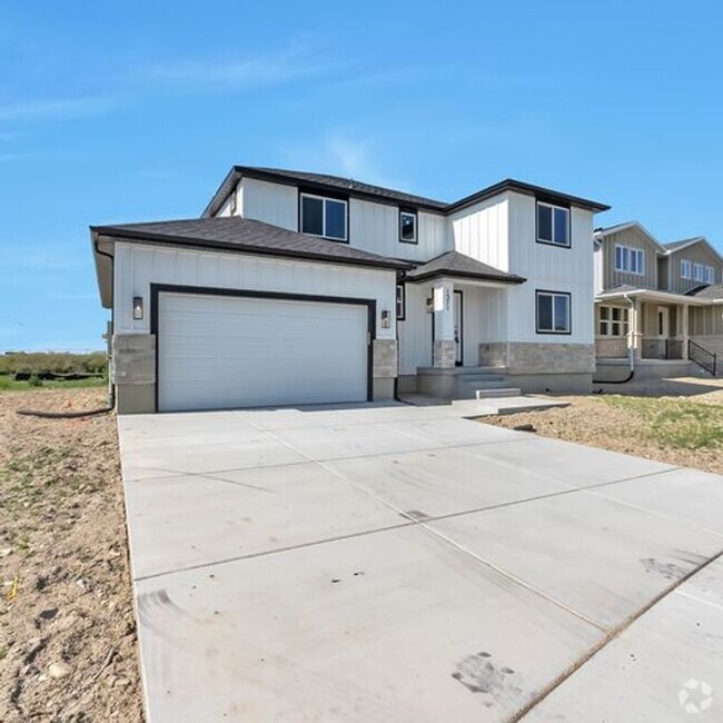 Building Photo - ALMOST NEW MODERN LEHI HOME 3 CAR GARAGE O...