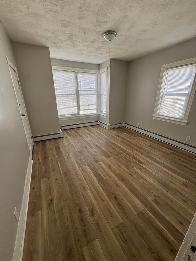 Living Room - 54 Regent Ave Apartments Unit 2