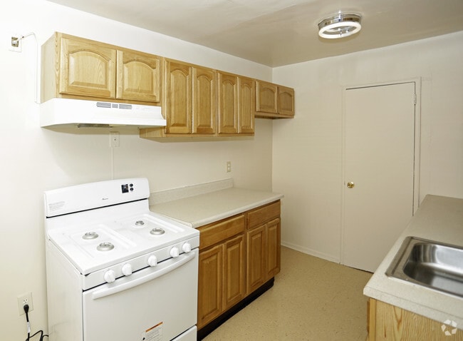 University Court, Inc.