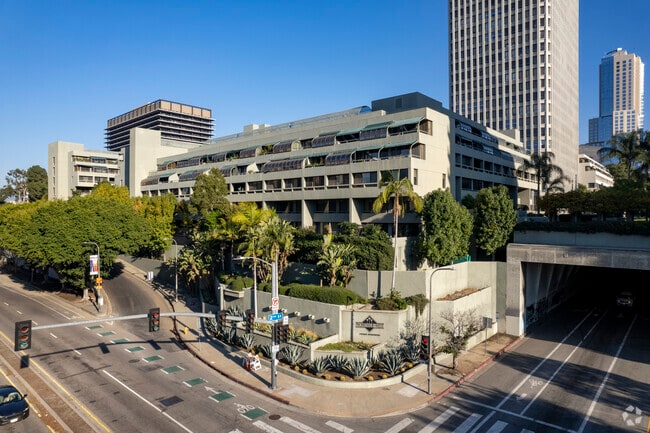 880 W Primer St - Promenade West