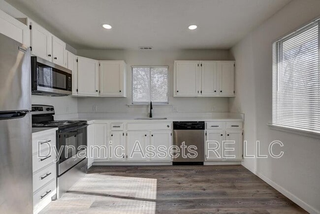 Photo - 1902 John F Kennedy St Unit A