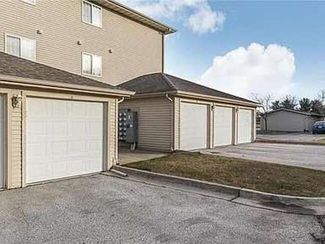 Photo - 10121 Sutton Dr
