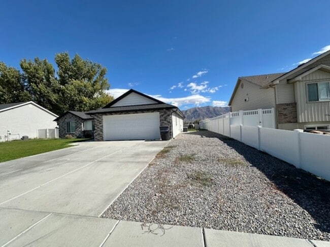 Photo - 1095 S 150 W