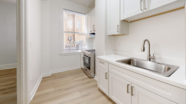 Building Photo - 507 Taylor St Unit 106