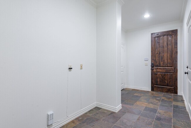 Photo - Beautiful Tuscan feel Condo Lower Greenville area