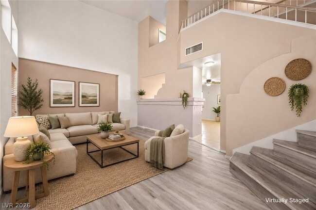 Photo - 1717 Klamath Falls Way