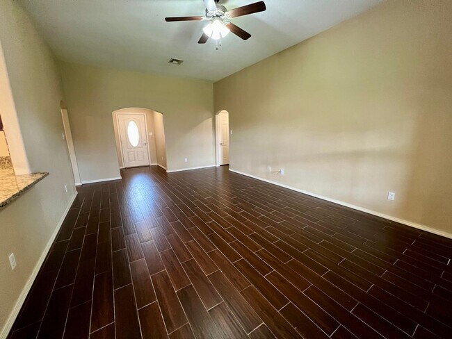 Photo - Spacious 4 Bedroom House Available for Ren...