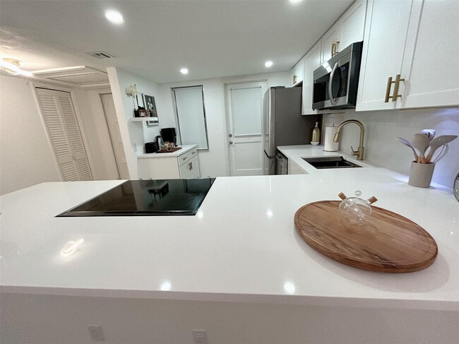 Photo - 3000 N Palm Aire Dr Unit 103