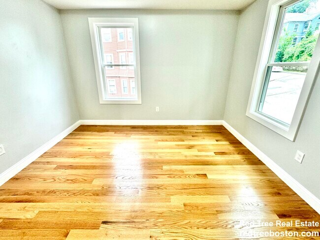 Photo - 190 Hillside St Unidad 2