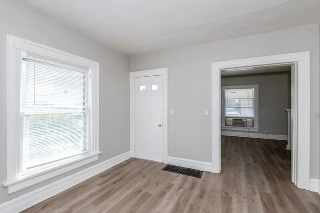 Photo - 115 E Foraker St