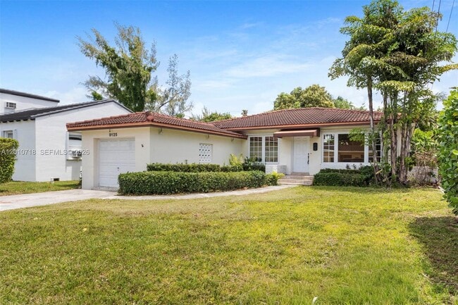 Photo - 9125 Carlyle Ave
