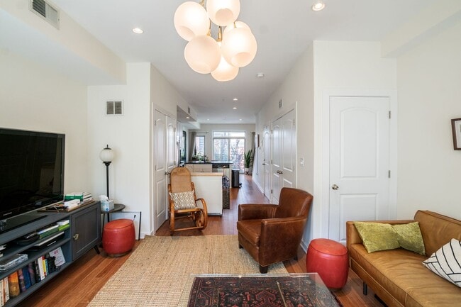 Photo - Gorgeous Fairmount One Bedroom Condo