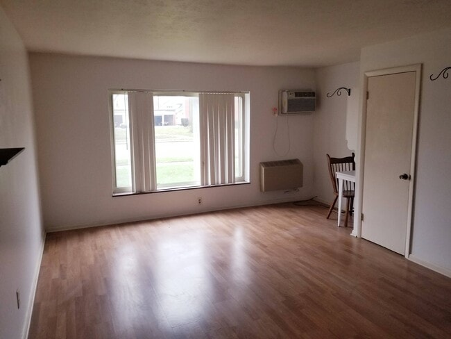Photo - Kamms Premiere Apartments