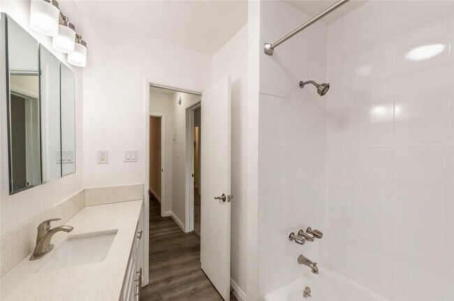 6520 Shirley Ave Unit 3