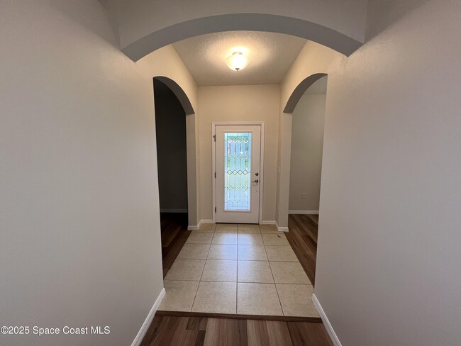 Photo - 774 Alfonso Ave SE