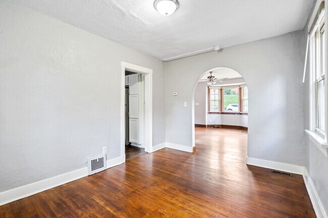 Photo - Cozy 3 bedroom in Wilkinsburg - AVAILABLE NOW!