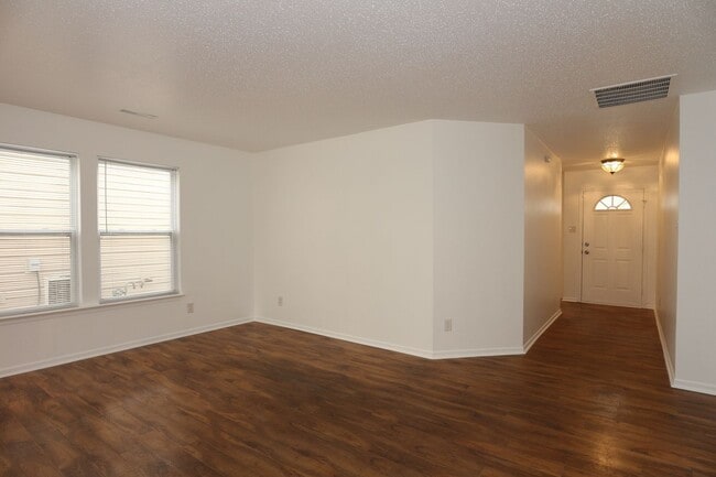 Photo - 3 Bedroom Moeller Estates Home!