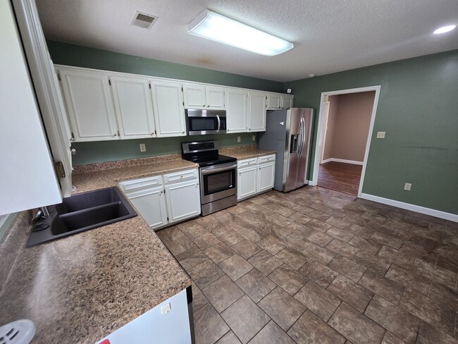 103 Thames Ct