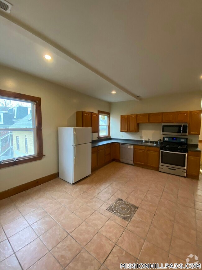 Building Photo - 10 Westminster Ave Rental