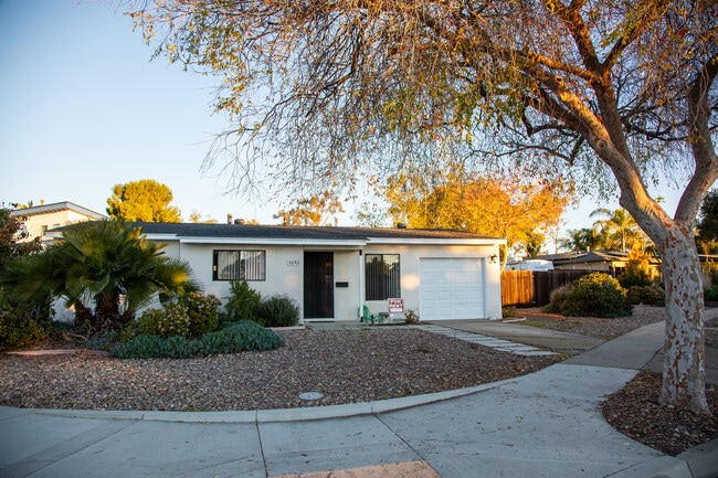 Photo - 3292 Karok Ave