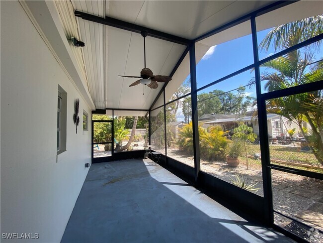 Building Photo - 1560 Maravilla Ave Rental