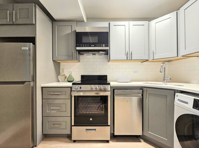 Photo - 1225 N La Salle Dr