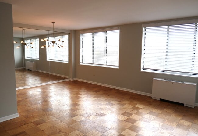 Building Photo - 6631 Wakefield Dr Unit 717