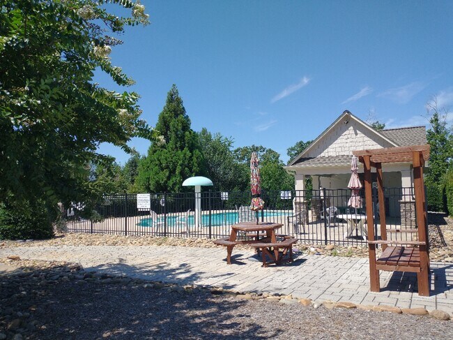 Photo - 124 Paladin Dr