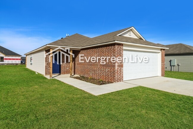 Photo - 190 Sarah Alyse Ln