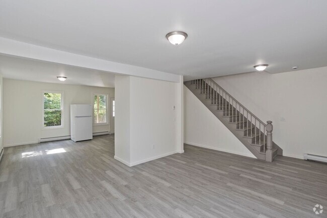 Building Photo - 22-24 Highland Ave Unit 22 Highland Ave Rental