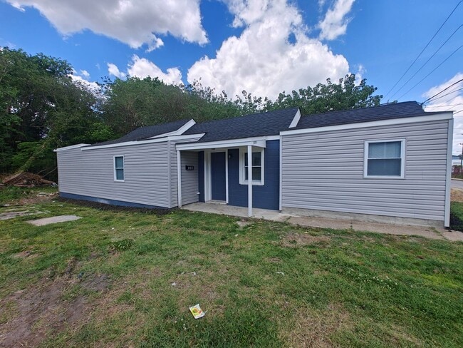 Building Photo - 2 bedroom home