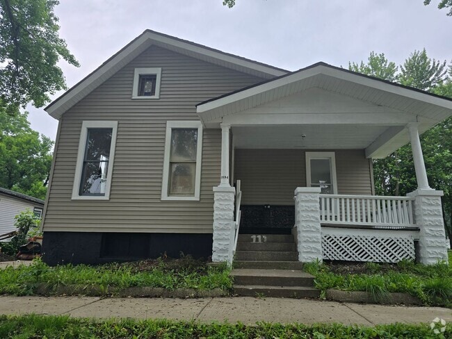 Building Photo - 2 Bedroom 1 Bath $1150.00 Rental