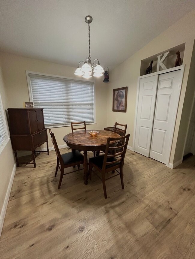 Photo - 807 S 18th St