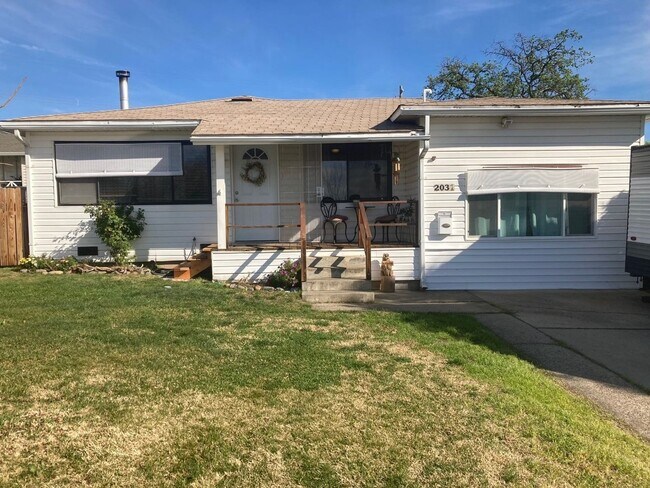 Photo - 2031 Campbell Ave