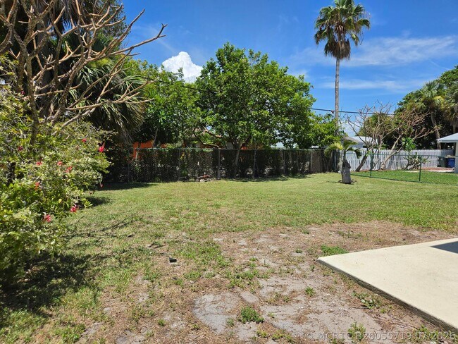 Photo - 337 Hernando St