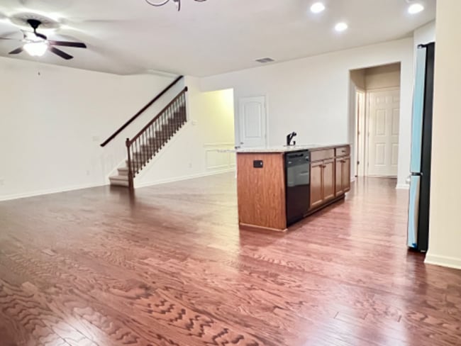 Photo - 240 Britt Dr