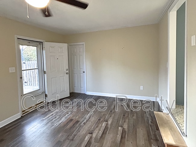 Photo - 408 Lynette Dr